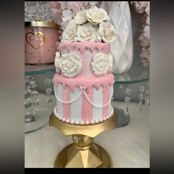 Pink cake - Picture 3 of 4